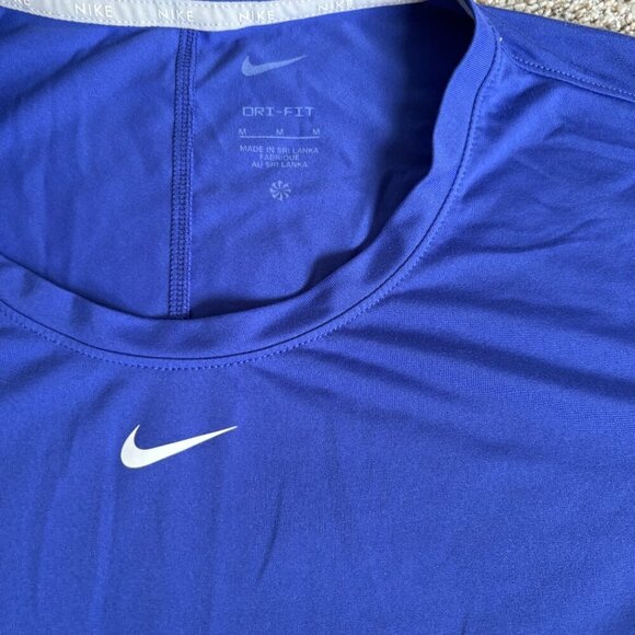 Nike Women's T-Shirt Blue Dri-Fit Size M - Picture 4 of 8